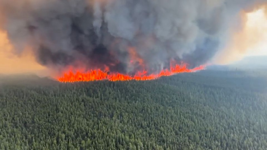 International help rolls in to fight persistent Canadian wildfires