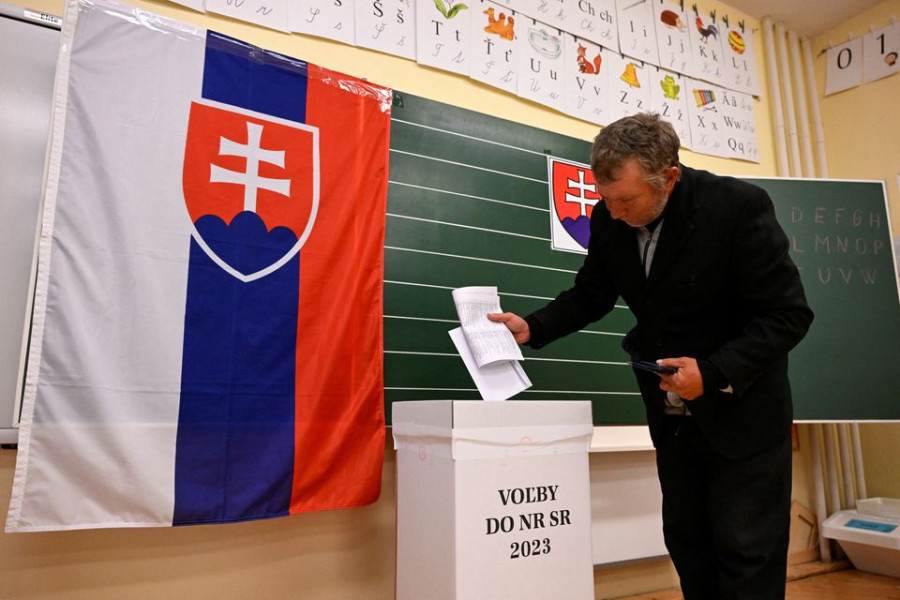 Slovaks choose between pro-Russian ex-PM Fico and pro-Western liberals