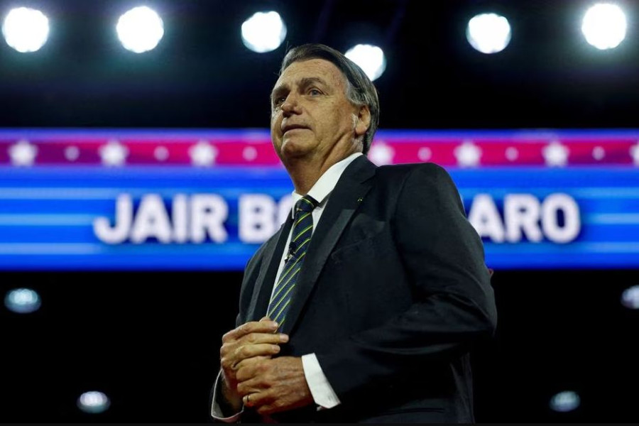 Bolsonaro returns to Brazil to lead right-wing opposition to Lula