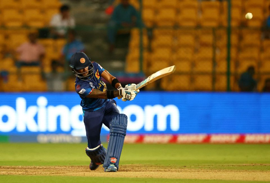 Sri Lanka heap more World Cup misery on England with big win