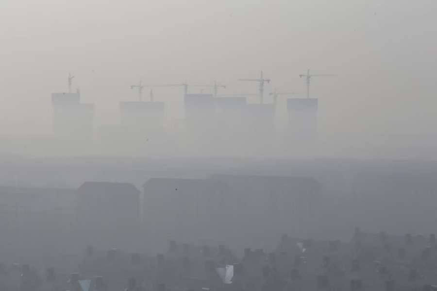 China issues heavy fog warnings, some shipping suspended