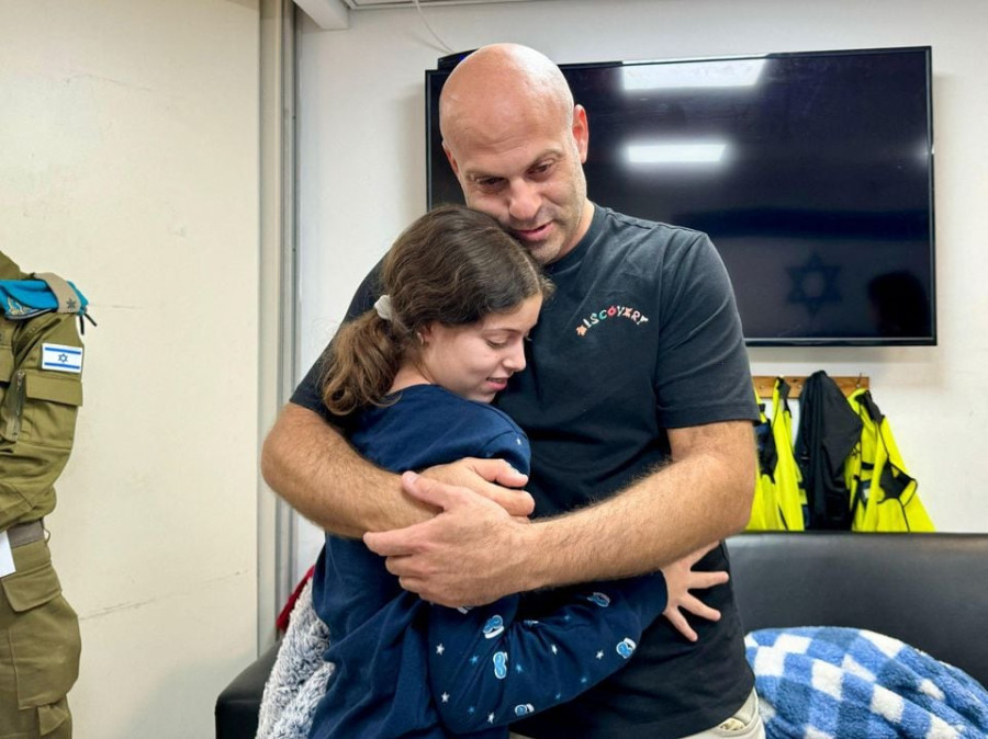 Hamas frees second group of Israeli, Thai hostages in truce