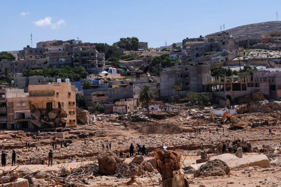 Catastrophic Libya flood kills thousands, desperate relatives search for survivors