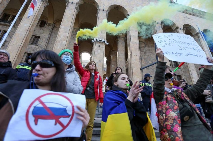 Georgian protesters rally in Tbilisi after violent clashes with police