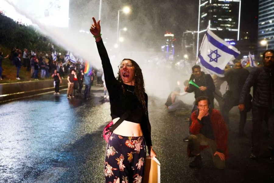 Israeli protests over judicial overhaul continue despite Netanyahu’s pause