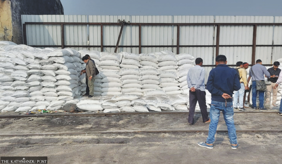 Cooperatives halt fertiliser supply in paddy season