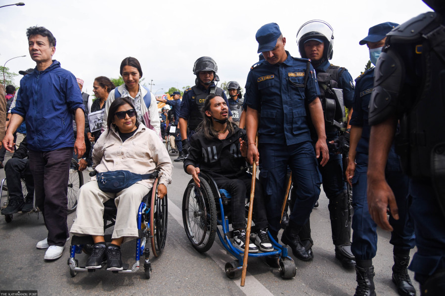 People with disabilities demand personal assistance services