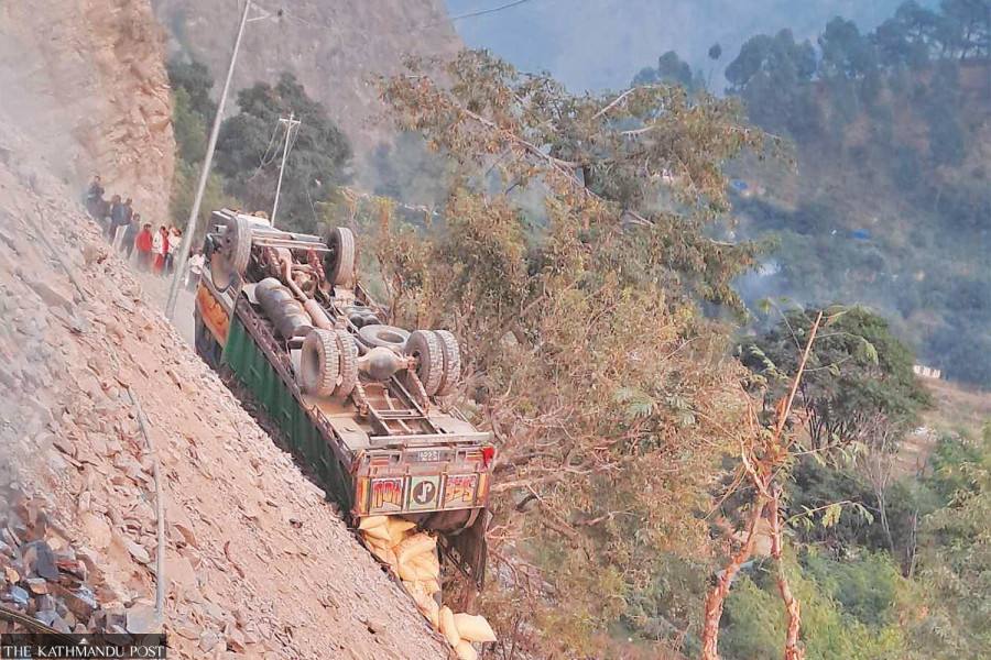 Active dry Jalebagar landslide threatens lives