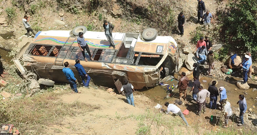 One dead, 21 injured in passenger bus accident