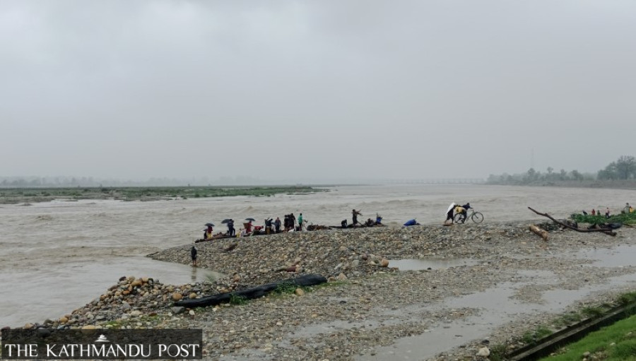 Floods and landslides kill 15 people in two days. Three missing, 21 injured