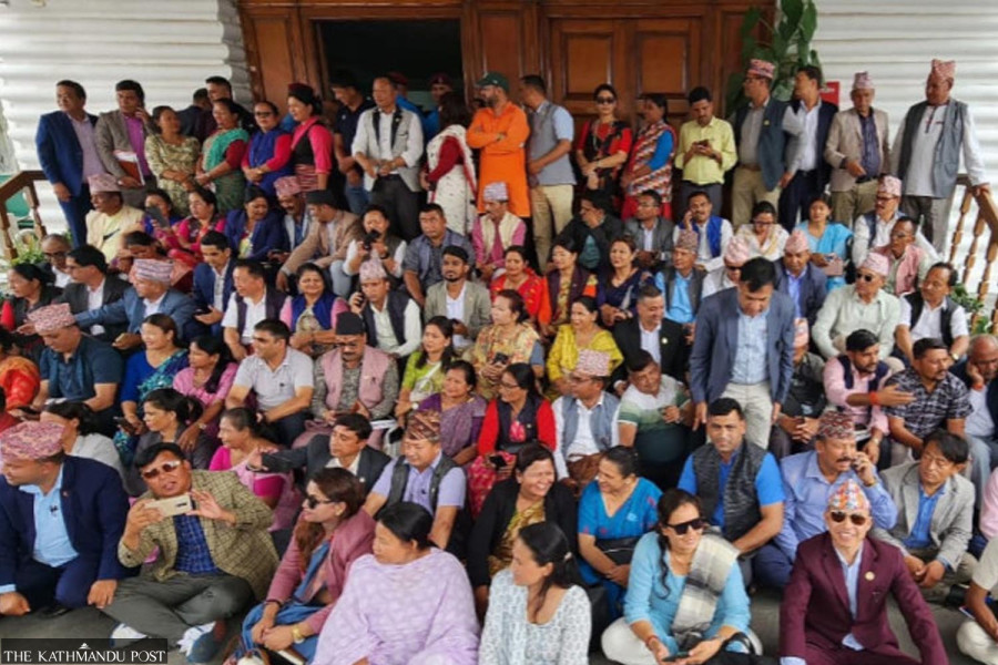 Local representatives picket finance ministry over grant reduction