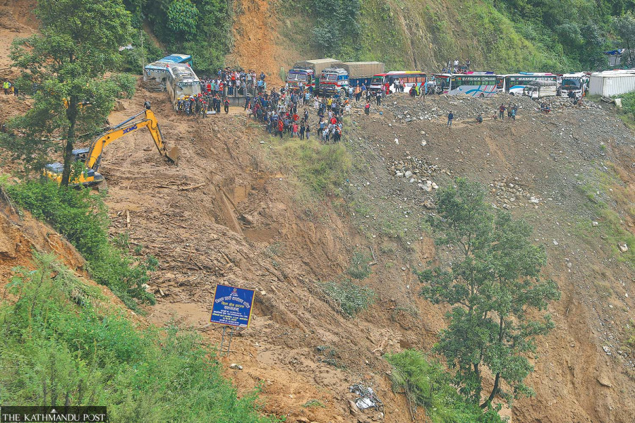 In rush to travel, passengers hit road hurdle