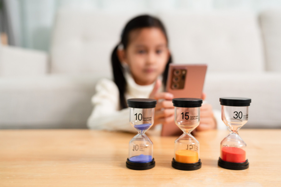 How screen time harms the eyes