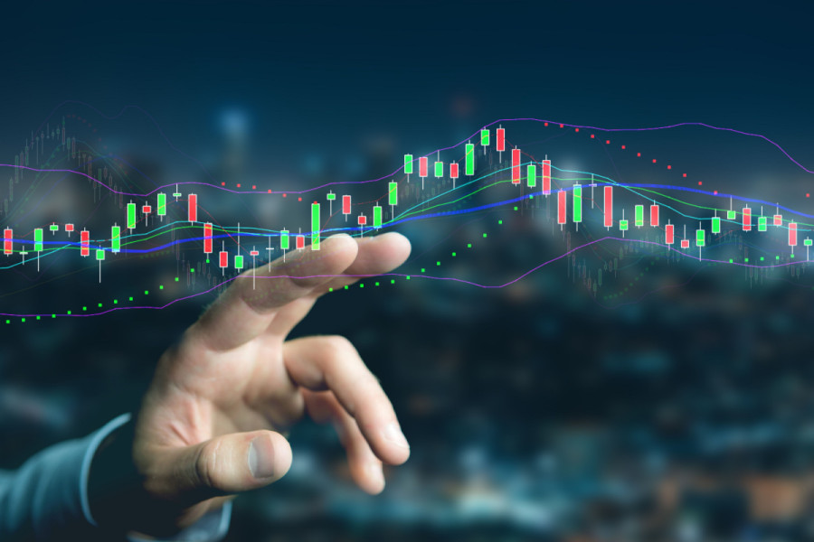 Central banks versus markets