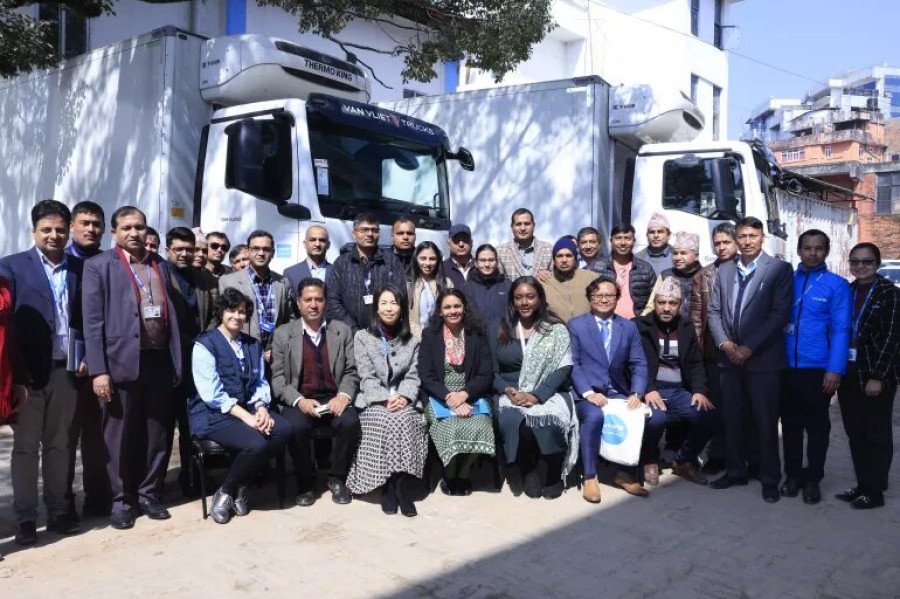 Refrigerated trucks for vaccines handed over to the government