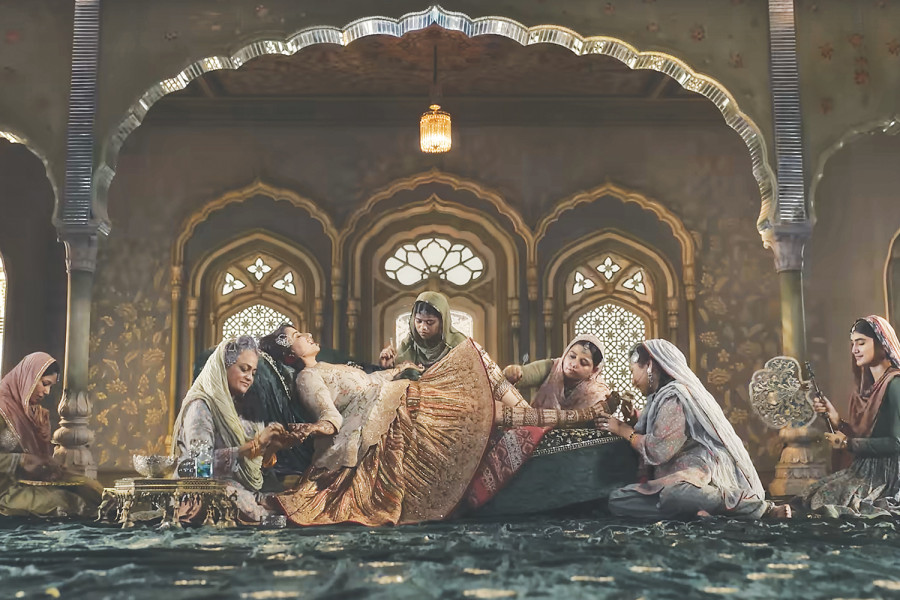 Glamorous visuals, stale storytelling