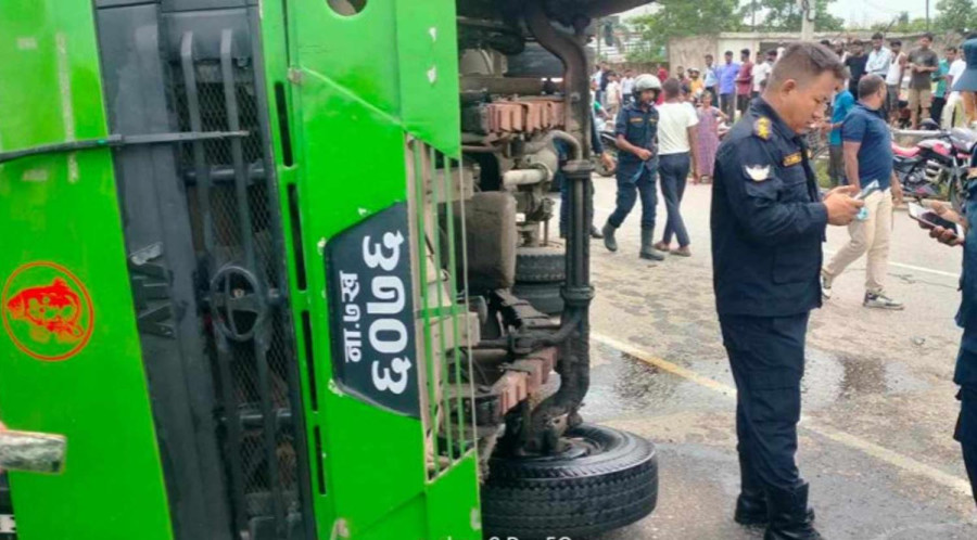 17 injured in Bara bus accident
