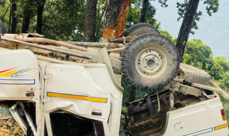 Two dead and 28 injured in jeep accident