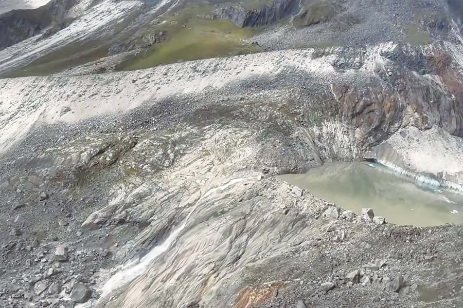 Aerial inspection ties Thame flood to glacial lake outburst