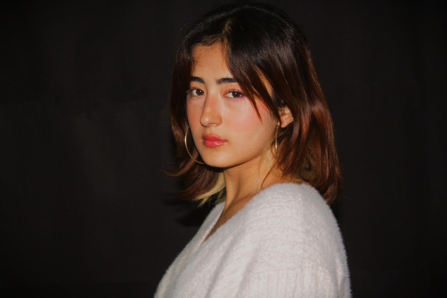 Blending indie influences with experimental melodies