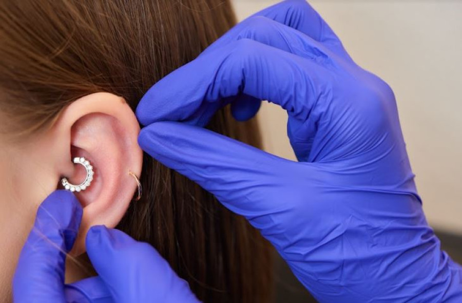Preventing blisters and infections around piercings