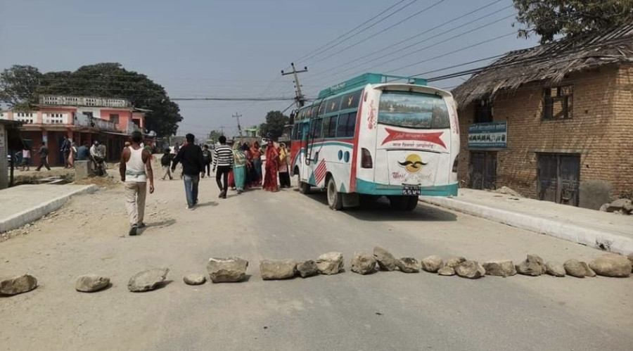 Locals block highway after two die in road accident