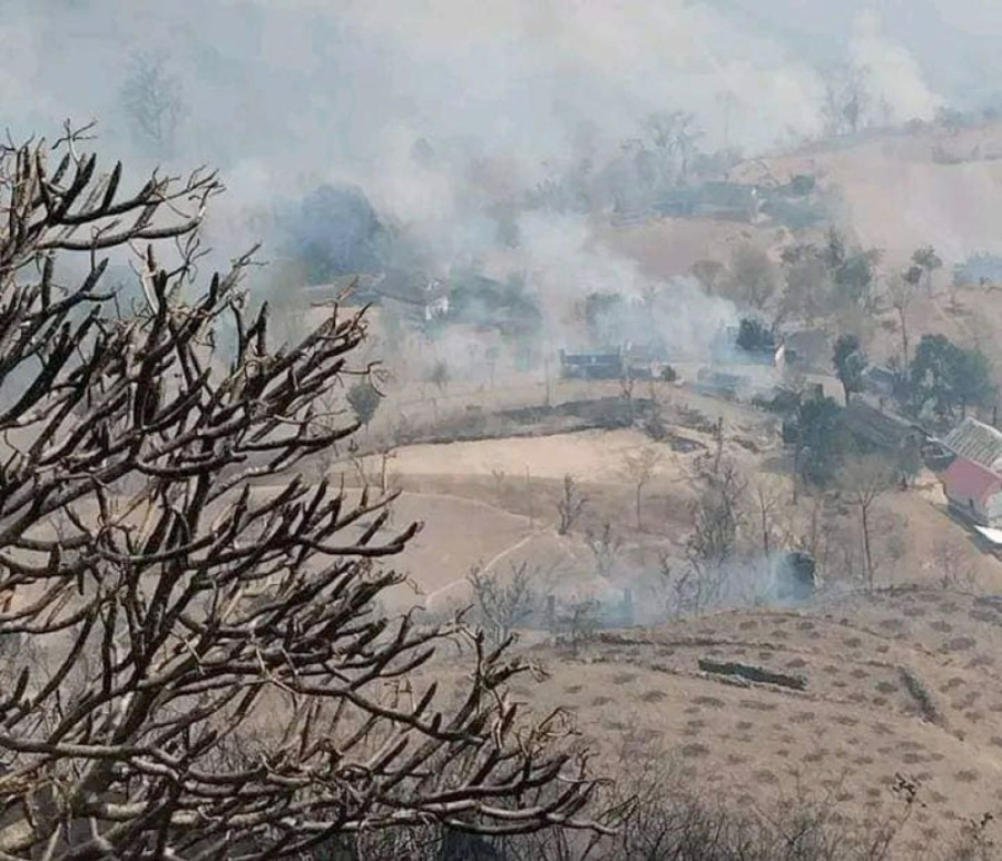 Forest fire guts 16 houses in Tehrathum