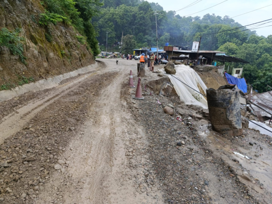 Traffic halted for repairs on East-West Highway after road collapses in Daunne