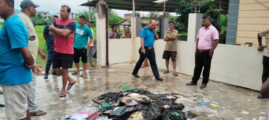 Microfinance victims set fire to two institutions in Siraha