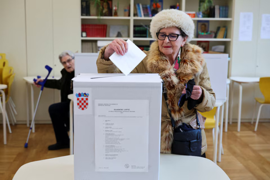 Croats vote in presidential election, with incumbent favoured in polls