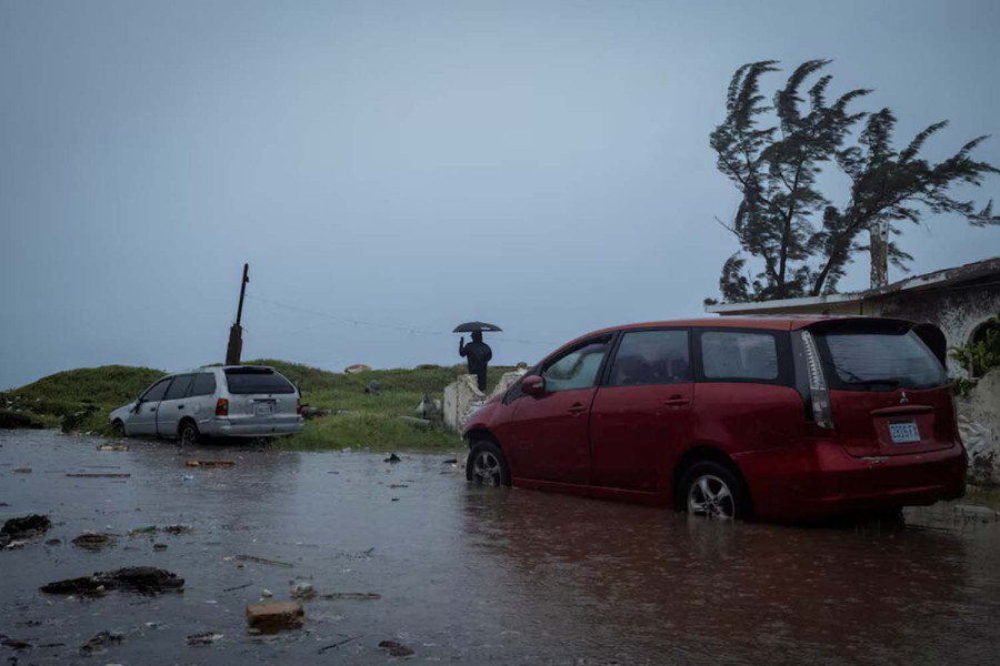 Mexico issues ‘red alert’ as Category 3 Hurricane Beryl hurtles toward coast