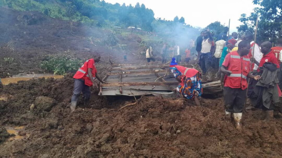 Fifteen dead, more than 100 missing in east Uganda landslide