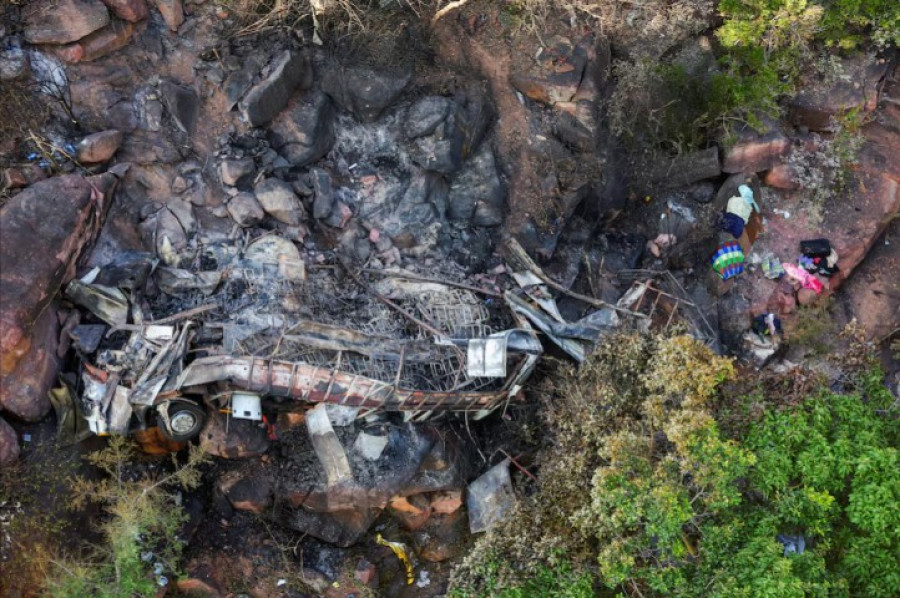 South Africa bus crash kills 45 Easter pilgrims from Botswana
