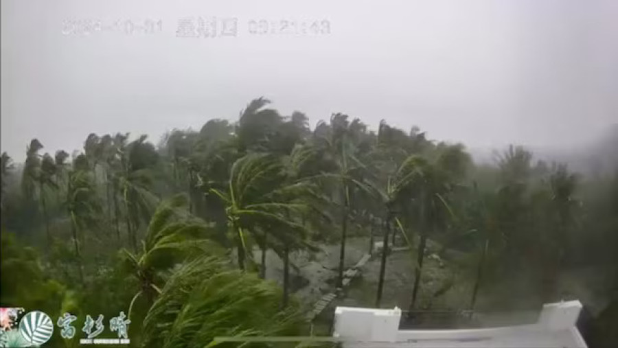 Taiwan shuts down as strong Typhoon Kong-rey hits, one dead