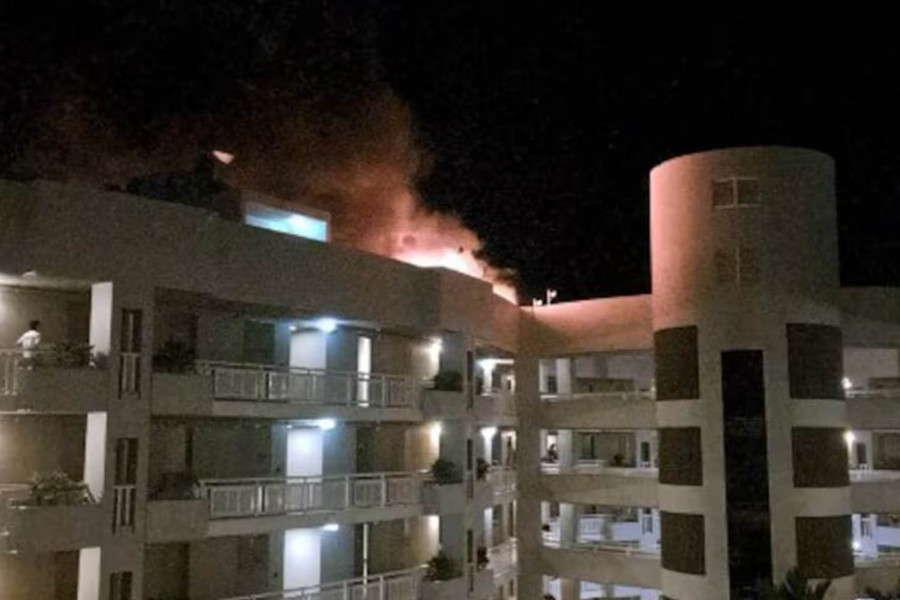 Helicopter crashes into roof of Cairns Hilton DoubleTree hotel, killing pilot