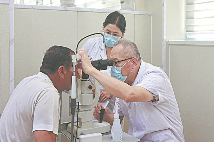 Doctor’s visionary approach to eye care in China’s Kashgar
