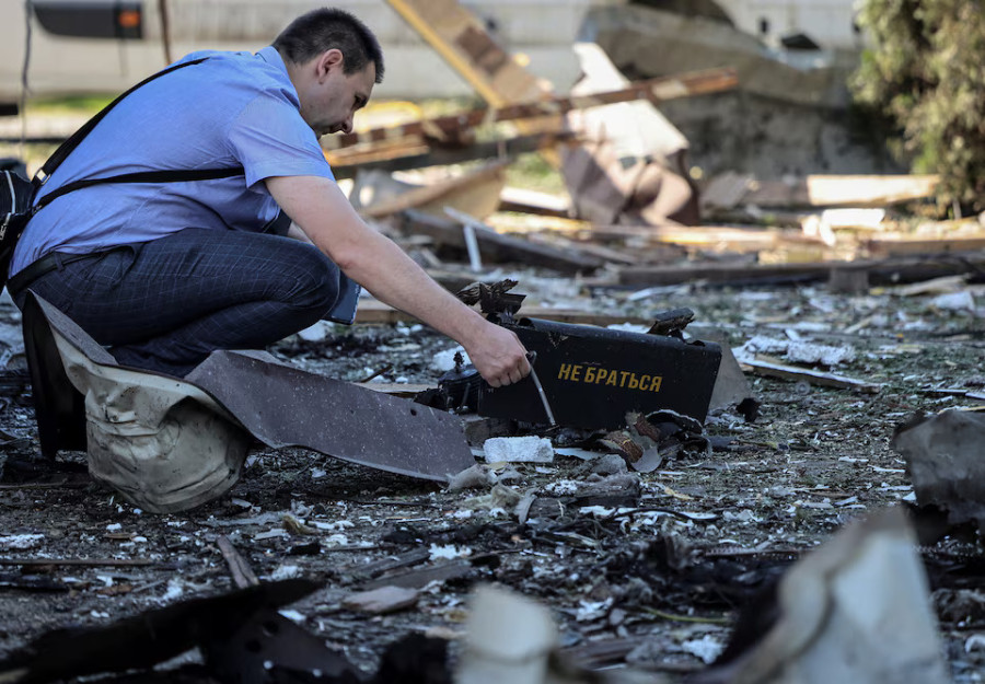 Russia threatens Ukraine, West as long-range strikes decision looms