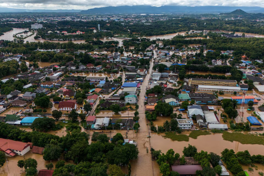 Flooding in Thailand maroons thousands in northern province