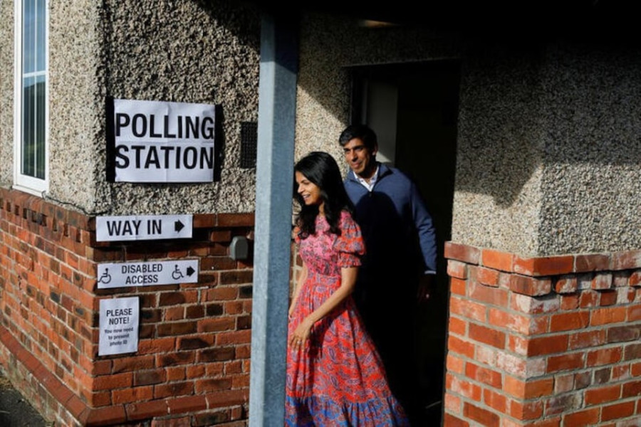 Britons vote in election expected to deliver Labour landslide