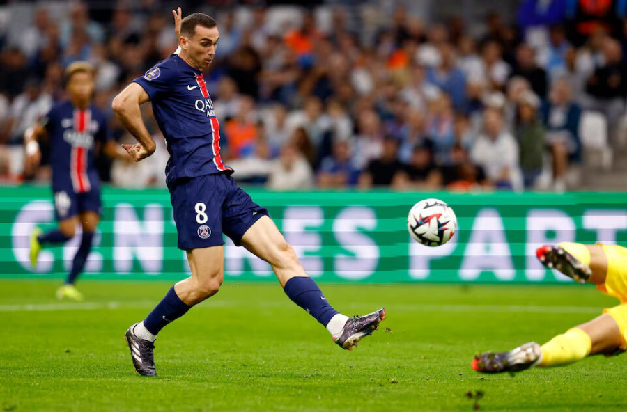 PSG trounce 10-man Marseille 3-0 to stay top of Ligue 1