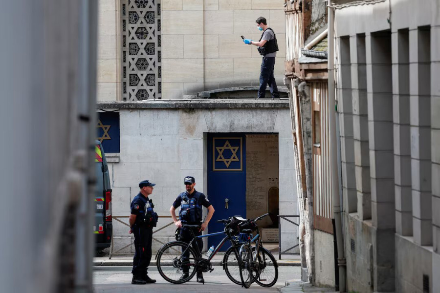 French police kill man who set fire to Rouen synagogue