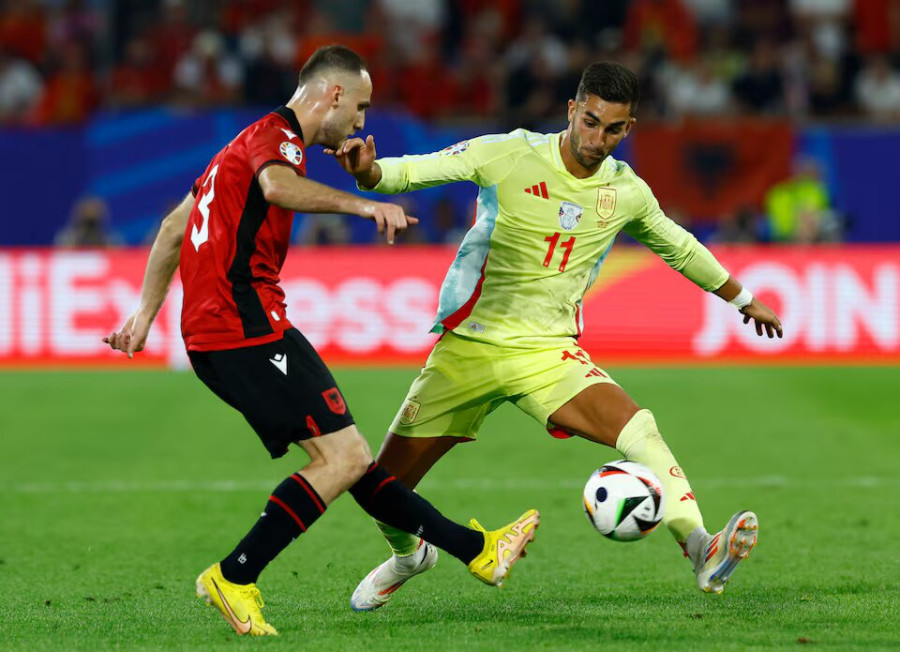 Spain show depth to beat Albania and complete perfect group stage