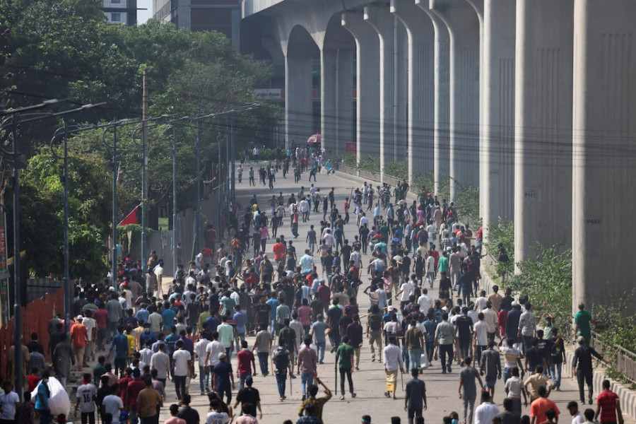 Bangladesh protest: Students call for march to force prime minister to quit