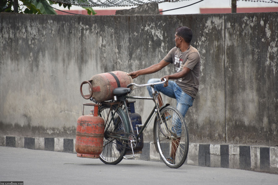 Nepal Oil revives dual pricing for cooking gas despite repeated failures