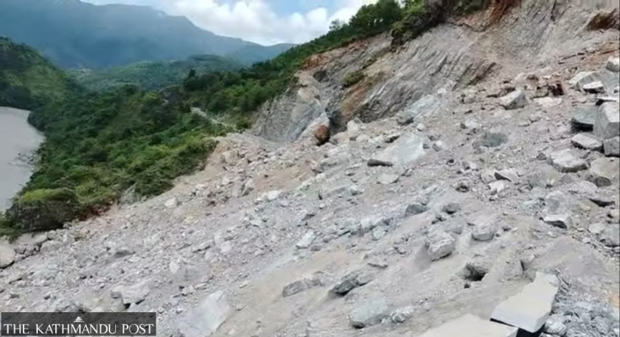 Landslides block Kaligandaki Corridor at two locations in Gulmi