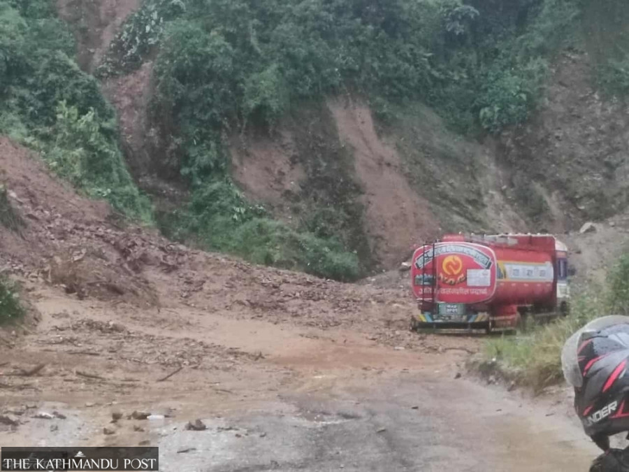 Landslide blocks Araniko Highway at Sanga