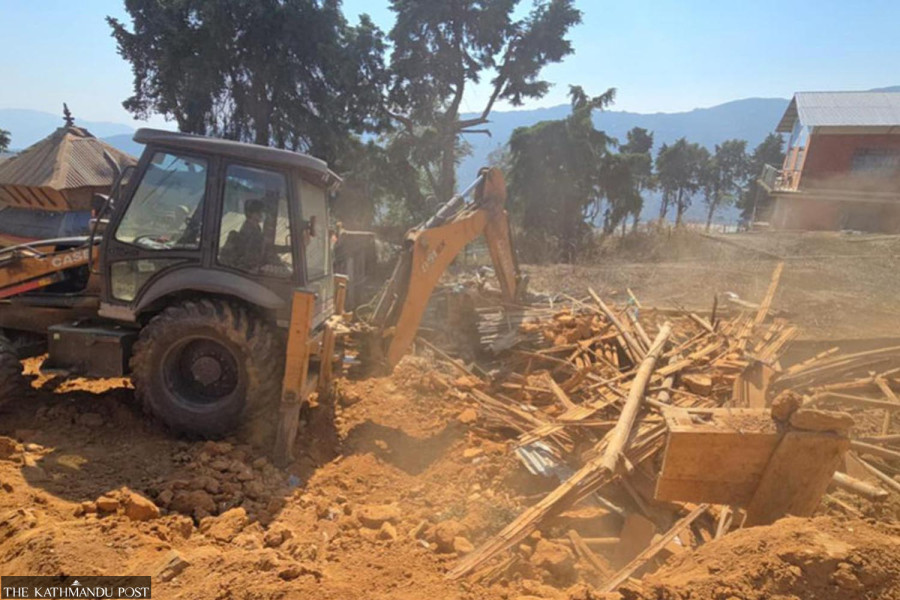Army clears encroachments from its land in Dolakha