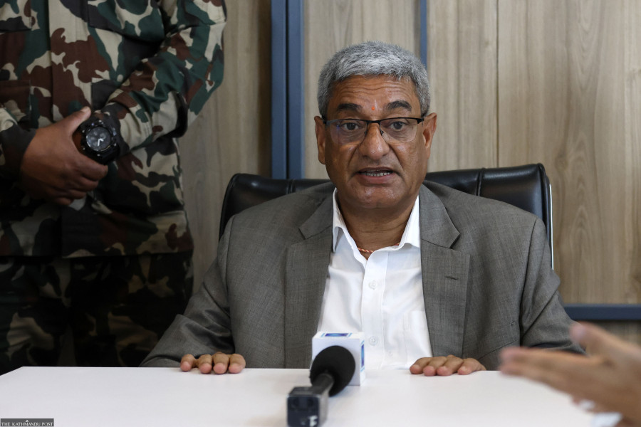 UML backs Lekhak despite Congress rift