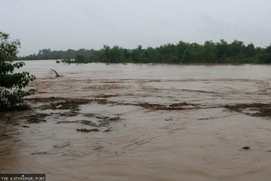 Babai river water level nears danger mark, flood risks rise in Bardiya