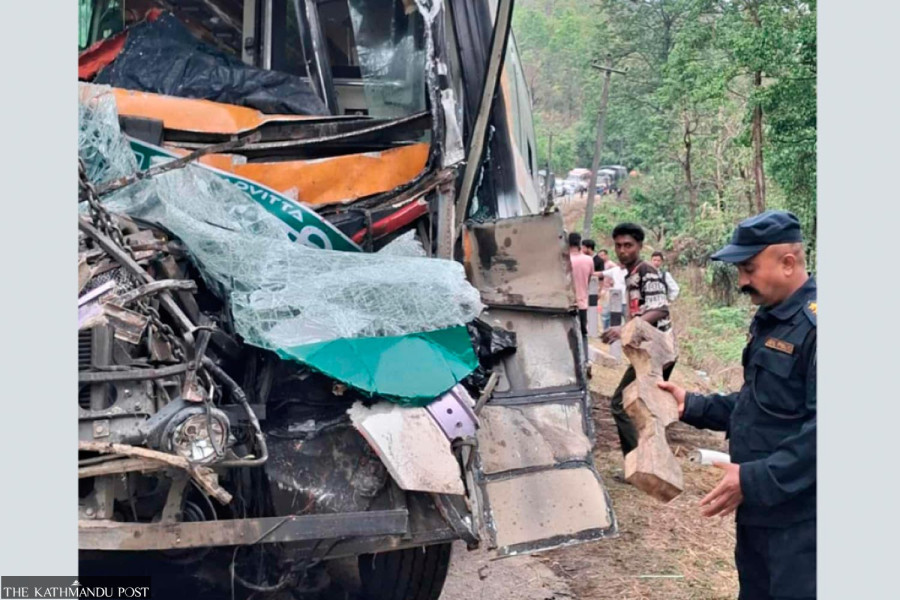 19 injured as bus hits parked truck in Bara